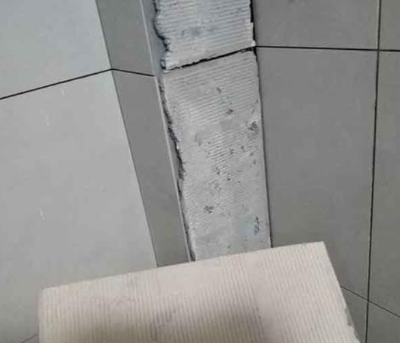 丰台瓷砖空鼓维修公司分享下厨房瓷砖脱落的补救措施。